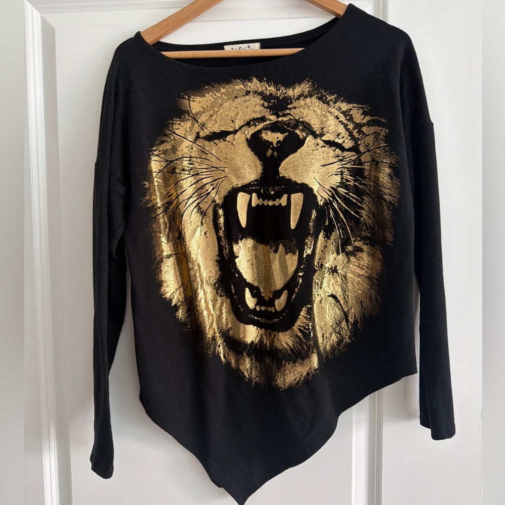 Tres Bien Black and Gold Lion Graphic Top